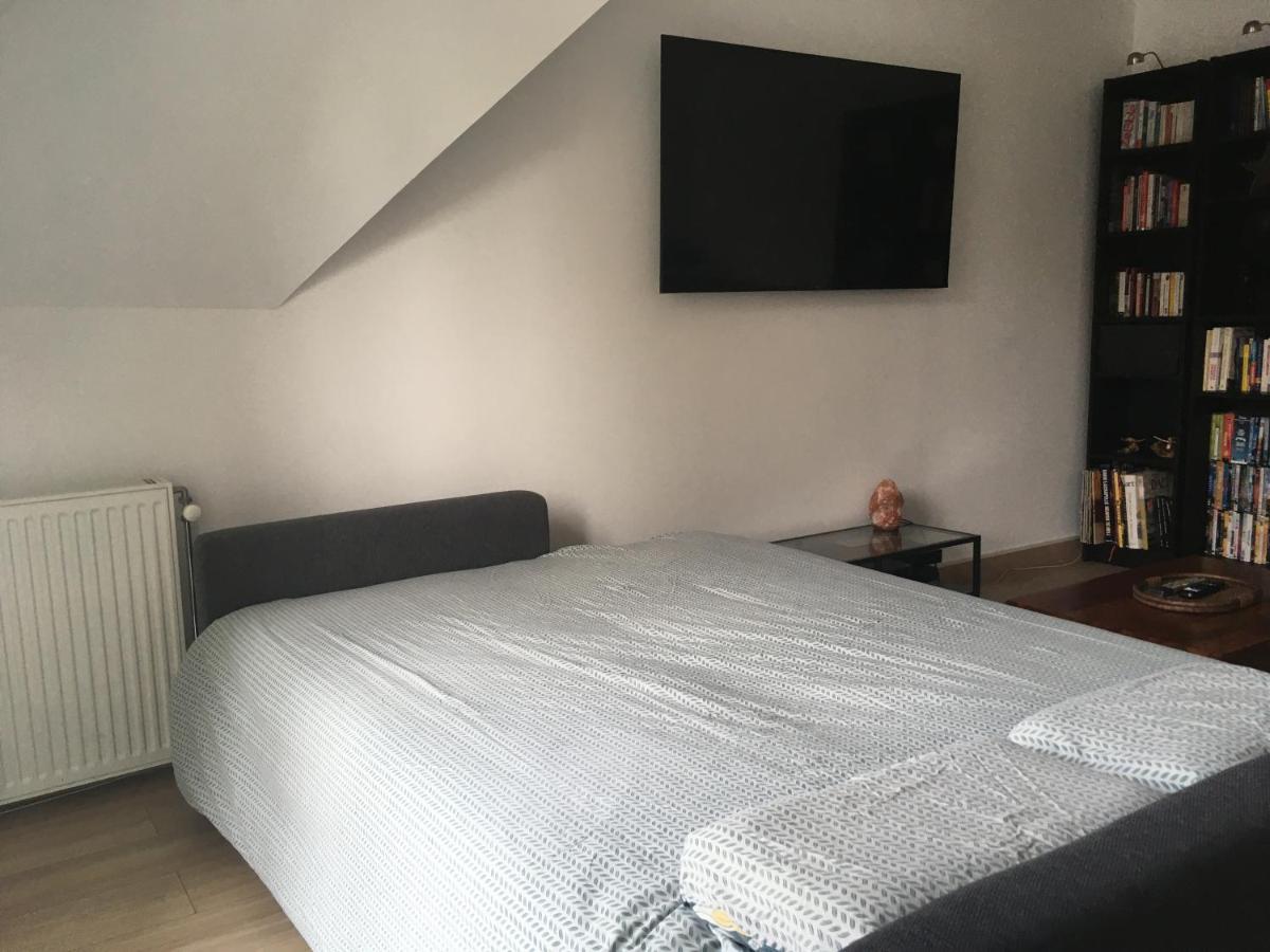 Comfy Flat 7 Min Away From Disney Serris Exterior photo